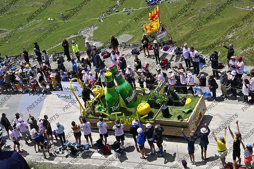TOUR DE FRANCE / ETAPE 14 / 13-07-2024 / PAU - ST LARY PLAT D'ADET / PHOTO BRUNO BADE / COL DU TOURMALET / LA CARAVANE PUBLICITAIRE / PAU/ST LARY SOULAN PLA D'ADET 