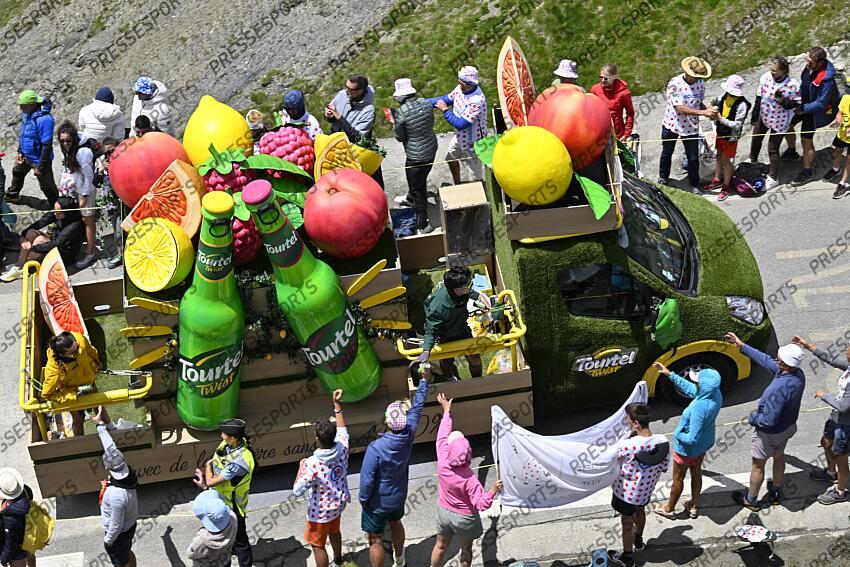 TOUR DE FRANCE / ETAPE 14 / 13-07-2024 / PAU - ST LARY PLAT D'ADET / PHOTO BRUNO BADE / COL DU TOURMALET / LA CARAVANE PUBLICITAIRE / PAU/ST LARY SOULAN PLA D'ADET 