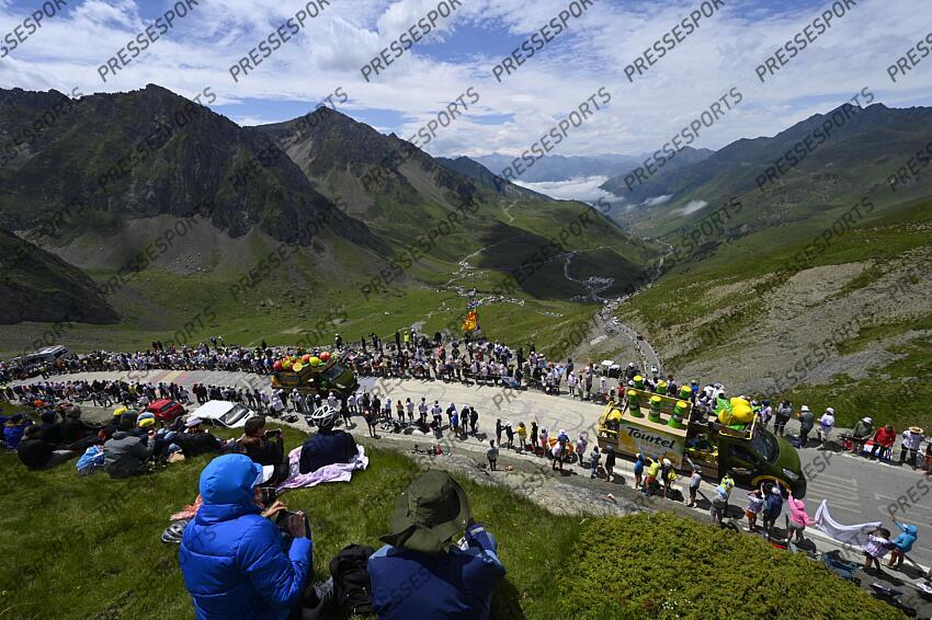 TOUR DE FRANCE / ETAPE 14 / 13-07-2024 / PAU - ST LARY PLAT D'ADET / PHOTO BRUNO BADE / COL DU TOURMALET / LA CARAVANE PUBLICITAIRE / PAU/ST LARY SOULAN PLA D'ADET 