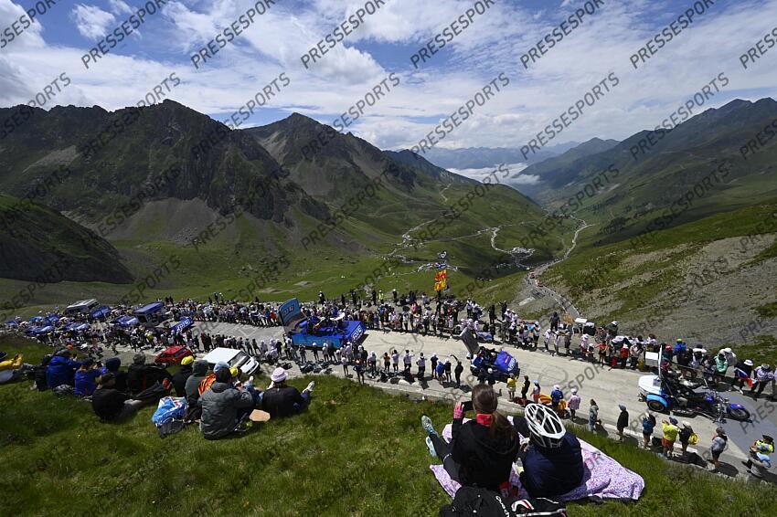 TOUR DE FRANCE / ETAPE 14 / 13-07-2024 / PAU - ST LARY PLAT D'ADET / PHOTO BRUNO BADE / COL DU TOURMALET / LA CARAVANE PUBLICITAIRE / PAU/ST LARY SOULAN PLA D'ADET 