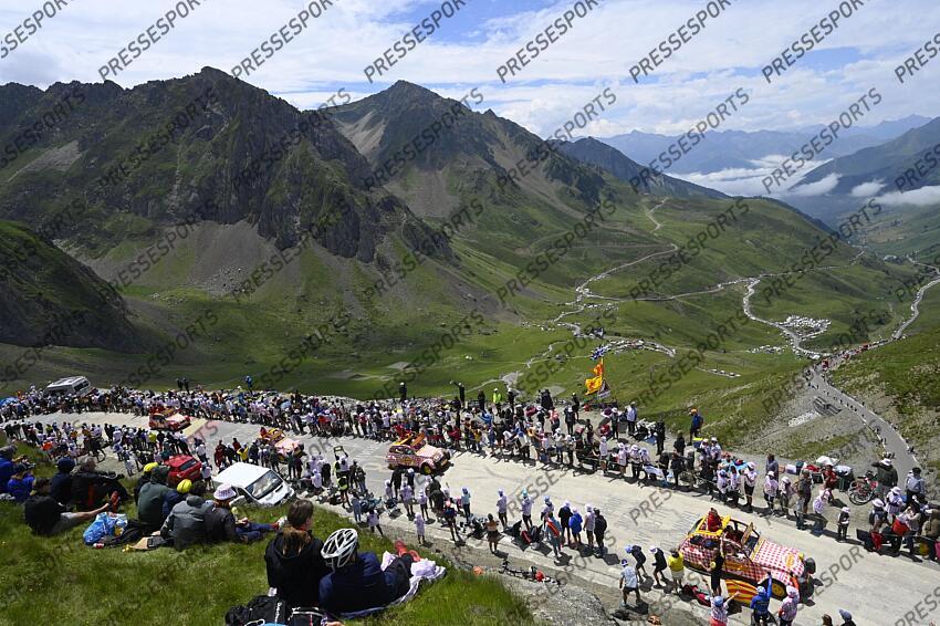 TOUR DE FRANCE / ETAPE 14 / 13-07-2024 / PAU - ST LARY PLAT D'ADET / PHOTO BRUNO BADE / COL DU TOURMALET / LA CARAVANE PUBLICITAIRE / PAU/ST LARY SOULAN PLA D'ADET 