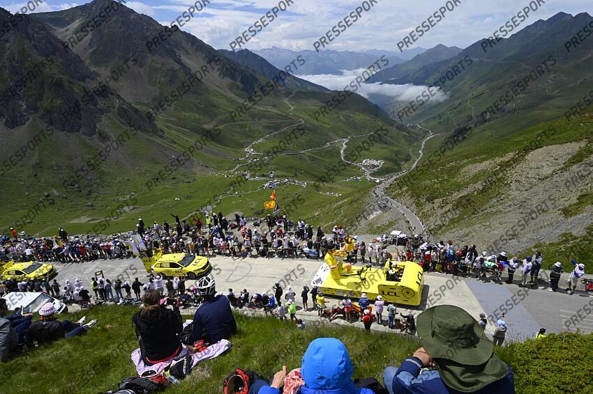 TOUR DE FRANCE / ETAPE 14 / 13-07-2024 / PAU - ST LARY PLAT D'ADET / PHOTO BRUNO BADE / COL DU TOURMALET / LA CARAVANE PUBLICITAIRE / PAU/ST LARY SOULAN PLA D'ADET 