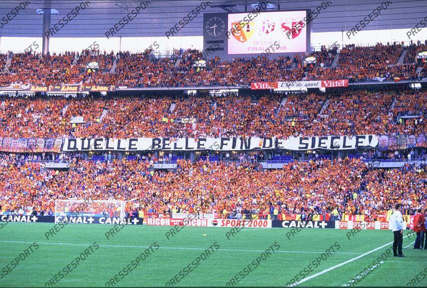 LENS-METZ (1-0) banderole "Quelle belle fin de siecle" 