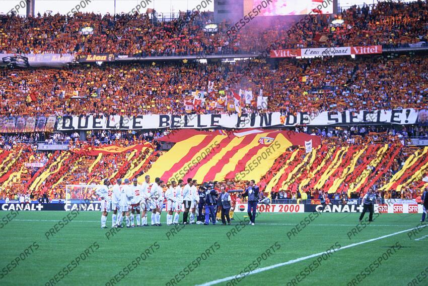 LENS-METZ (1-0) banderole "Quelle belle fin de siecle" 