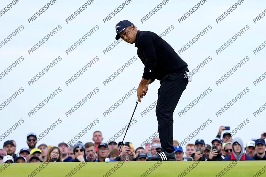 Jul 21, 2024; Ayrshire, SCT; Xander Schauffele putts on the 17th green during the final round of the Open Championship golf tournament at Royal Troon. Mandatory Credit: Jack Gruber-USA TODAY Sports PGA: The Open Championship - Final Round 