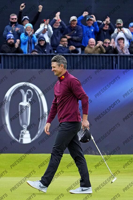 Jul 21, 2024; Ayrshire, SCT; Justin Rose acknowledges the gallery on the 18th green during the final round of the Open Championship golf tournament at Royal Troon. Mandatory Credit: Jack Gruber-USA TODAY Sports PGA: The Open Championship - Final Round 