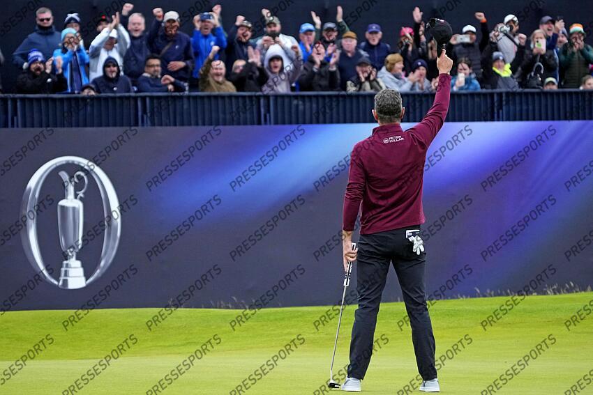 Jul 21, 2024; Ayrshire, SCT; Justin Rose acknowledges the gallery on the 18th green during the final round of the Open Championship golf tournament at Royal Troon. Mandatory Credit: Jack Gruber-USA TODAY Sports PGA: The Open Championship - Final Round 