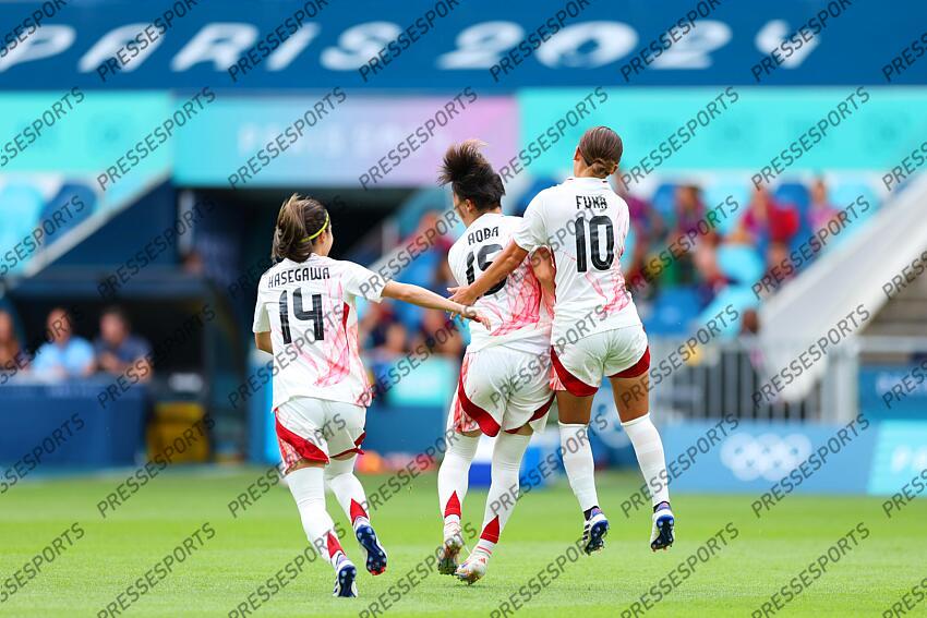 (L to R) Yui Hasegawa, Aoba Fujino, Fuka Nagano (JPN), JULY 25, 2024 - Football/Soccer : Women's Group C match between Japan 1-2 Spain during the Paris 2024 Olympic Games at La Beaujoire Stadium in Nantes, France. (Photo by Naoki Morita/AFLO SPORT) ESPAGNE FEM-JAPON FEM (2-1) 