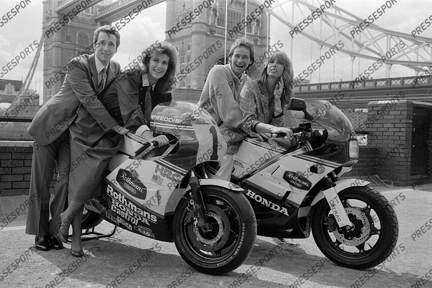 Former British Motorcycle road racer Barry Sheene with his wife Stephanie at a celebratory reception at Tower Bridge Hotel. They are pictured with American 250cc and 500cc World Champion Freddie Spencer and his girlfriend Sarah Joubert. 13th August 1985. 