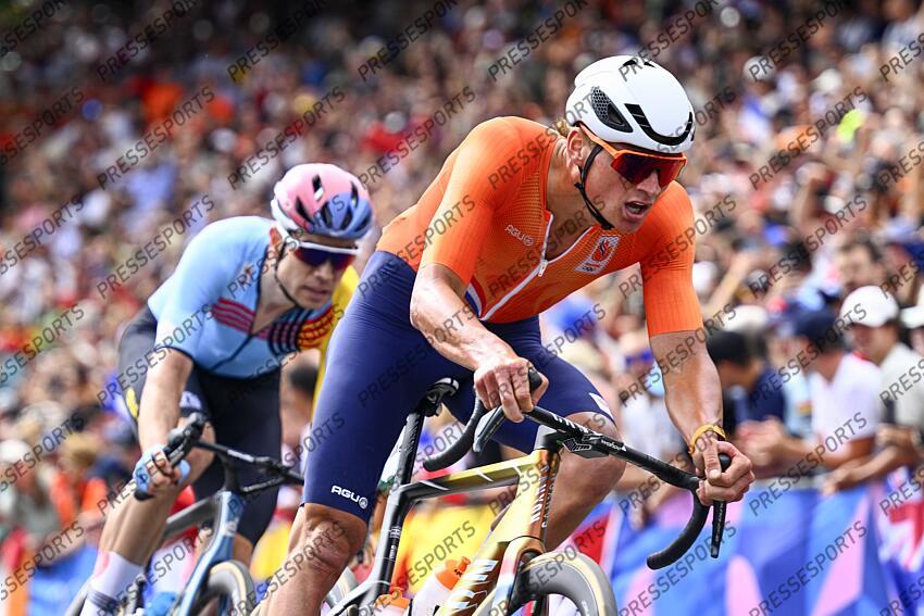 PARIS, FRANCE - AUGUST 03 : Van Aert Wout (BEL) Cycling - Road - Road Race (Male) and Van Der Poel Mathieu (NED) in action at the basilique du Sacré-CSur de Montmartre pictured during Men's road race on day 7 of the XXXIII Paris 2024 Summer Olympic Games on August 3, 2024 in Paris, France, 03/08/2024 ( Photo by Gregory Van Gansen / Photonews ROUTE HOMMES 