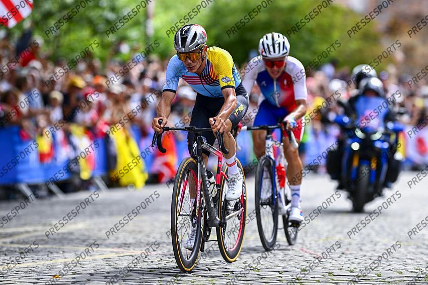 PARIS, FRANCE - AUGUST 03 : Evenepoel Remco (BEL) Cycling - Road - Road Race (Male) and Madouas Valentin (FRA) in action pictured during Men's road race on day 7 of the XXXIII Paris 2024 Summer Olympic Games on August 3, 2024 in Paris, France, 03/08/2024 ( Photo by Gregory Van Gansen / Photonews ROUTE HOMMES 