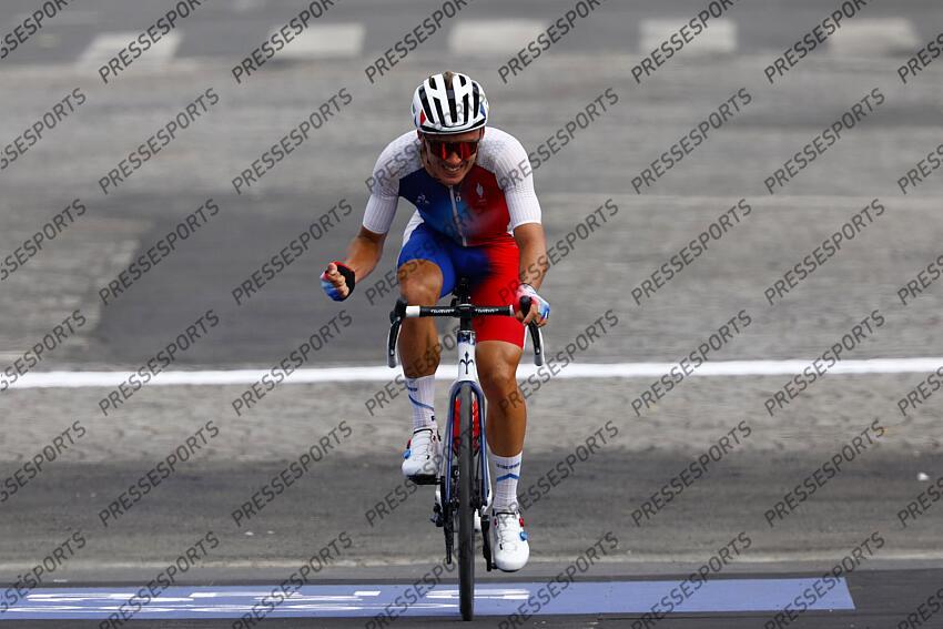Paris 2024 Olympic Games - Men's Road Race - Paris - Paris 272,1 km - Trocadero - 03/08/2024 - Valentin Madouas (FRA) - photo Luca Bettini/SprintCyclingAgency©2024 ROUTE HOMMES 