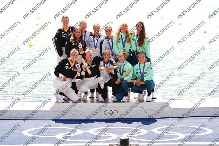 derrière JAGSCH (Pauline) - (ger) - PASZEK (Paulina) - (ger) - vaughan (tara) -(nzl)- brett (olivia) -(nzl)- hoskin (alicia) -(nzl)- GAZSO (Alida Dora) - (hon) - carrington (lisa) -(nzl)- CSIPES (Tamara ) - (hon) - devant BRUESSLER (Sarah) - (ger) HAKE (Jule Marie) - (ger) - FOJT (Sara ) - (hon) - PUPP (Noemi ) - (hon) - K4 500 M FEMMES 