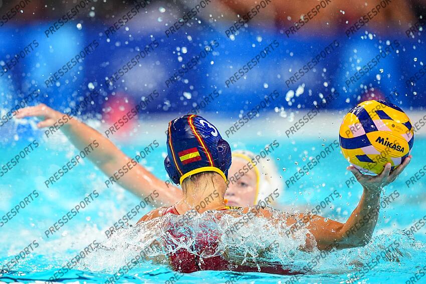 Anni Espar Llaquet of Spain in action during Women's Gold Medal Match of the Water Polo between Australia and Spain on Paris La Defense Arena during the Paris 2024 Olympics Games on August 10, 2024 in Paris, France. AUSTRALIE-ESPAGNE 