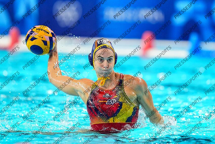 Bea Ortiz of Spain in action during Women's Gold Medal Match of the Water Polo between Australia and Spain on Paris La Defense Arena during the Paris 2024 Olympics Games on August 10, 2024 in Paris, France. AUSTRALIE-ESPAGNE 