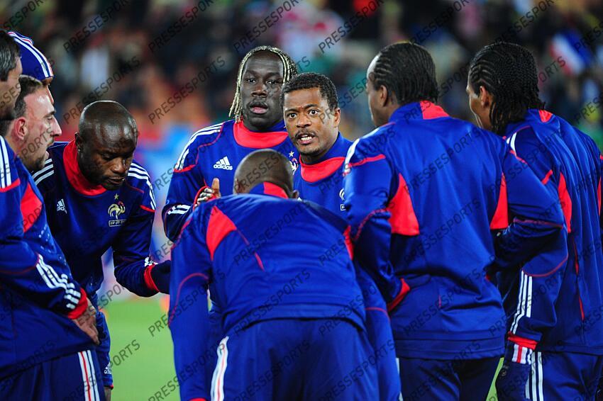 gallas (william) sagna (bacary) evra (patrice) FRANCE-MEXIQUE (0-2) GROUPE A ribery (franck) govou (sidney) - de dos - malouda (florent) - de dos - L'(28/10/2010) HD 