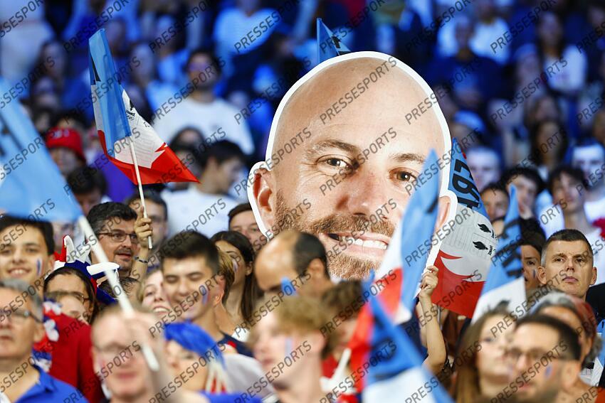 REPRO DURAN ALLEMAGNE-FRANCE (72-64) le carré supporters 