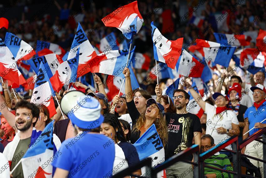 ALLEMAGNE-FRANCE (72-64) le carré supporters 