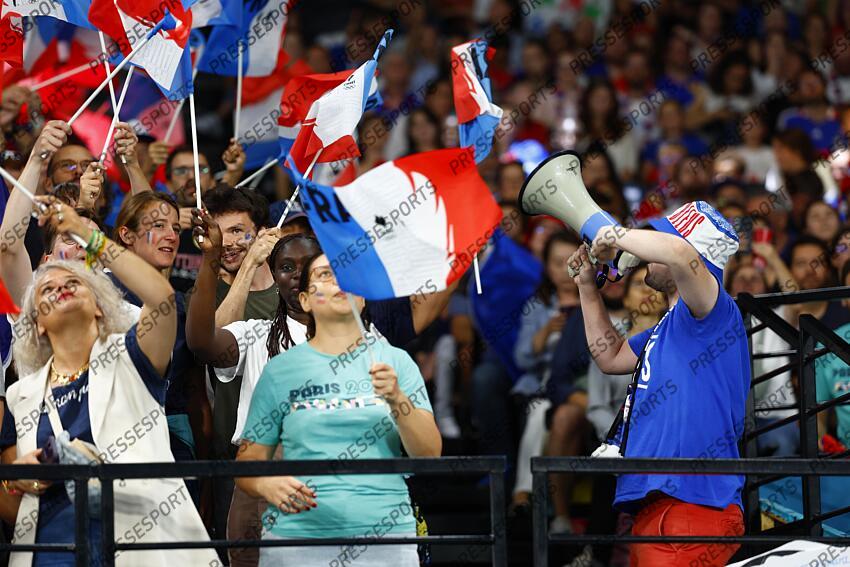 ALLEMAGNE-FRANCE (72-64) le carré supporters 
