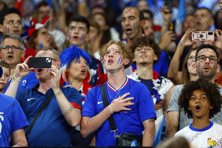 ALLEMAGNE-FRANCE (72-64) le carré supporters 