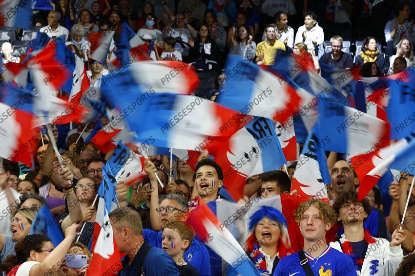 ALLEMAGNE-FRANCE (72-64) le carré supporters 