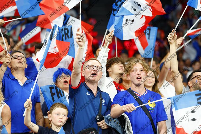ALLEMAGNE-FRANCE (72-64) le carré supporters 