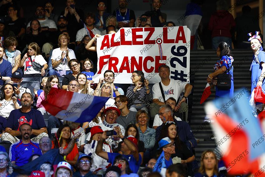 ALLEMAGNE-FRANCE (72-64) le carré supporters 