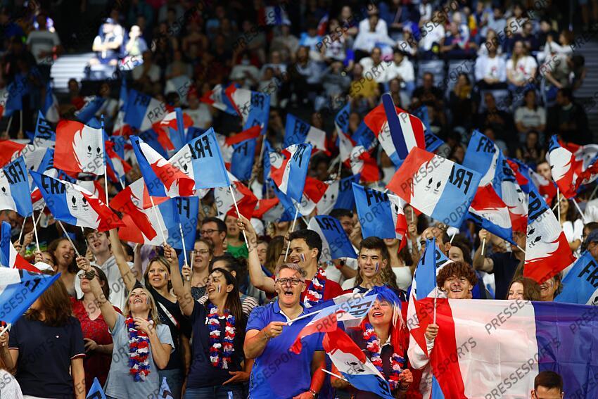 ALLEMAGNE-FRANCE (72-64) le carré supporters 