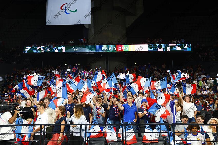 ALLEMAGNE-FRANCE (72-64) le carré supporters 