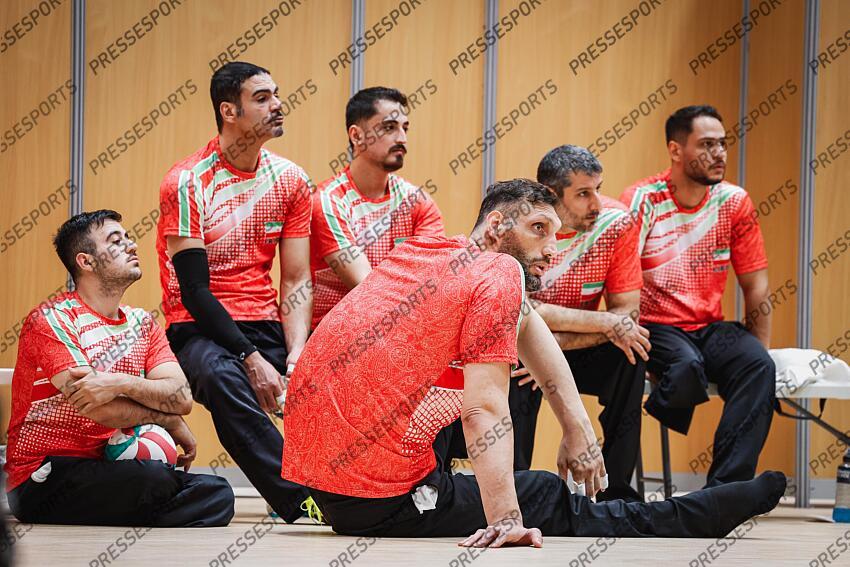 mehrzad (morteza) - (ira) - MAGAZINE MEHRZAD Du haut de ses 2,46 m, il est le deuxième homme le plus grand au monde et l’une des pièces maîtresses de l’équipe de volley assis iranienne 
