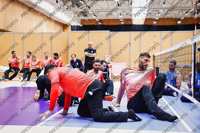 BABADI (Mahdi) - (ira) - mehrzad (morteza) - (ira) - MAGAZINE MEHRZAD Du haut de ses 2,46 m, il est le deuxième homme le plus grand au monde et l’une des pièces maîtresses de l’équipe de volley assis iranienne 