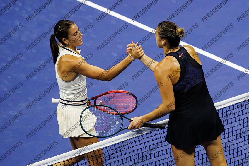 Sep 5, 2024; Flushing, NY, USA; Aryna Sabalenka of Belarus celebrates her victory over Emma Navarro of the United States on day eleven of the U.S. Open tennis tournament at the USTA Billie Jean King National Tennis Center. Mandatory Credit: Mike Frey-Imagn Images DEMI-FINALES FEMMES 