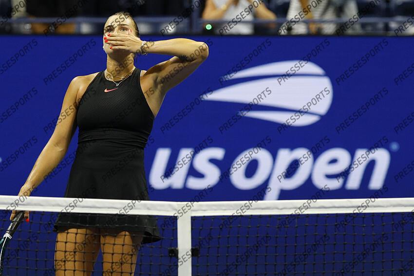 Sep 5, 2024; Flushing, NY, USA; Aryna Sabalenka celebrates after her match against Emma Navarro (USA)(not pictured) on day eleven of the 2024 U.S. Open tennis tournament at USTA Billie Jean King National Tennis Center. Mandatory Credit: Geoff Burke-Imagn Images DEMI-FINALES FEMMES 