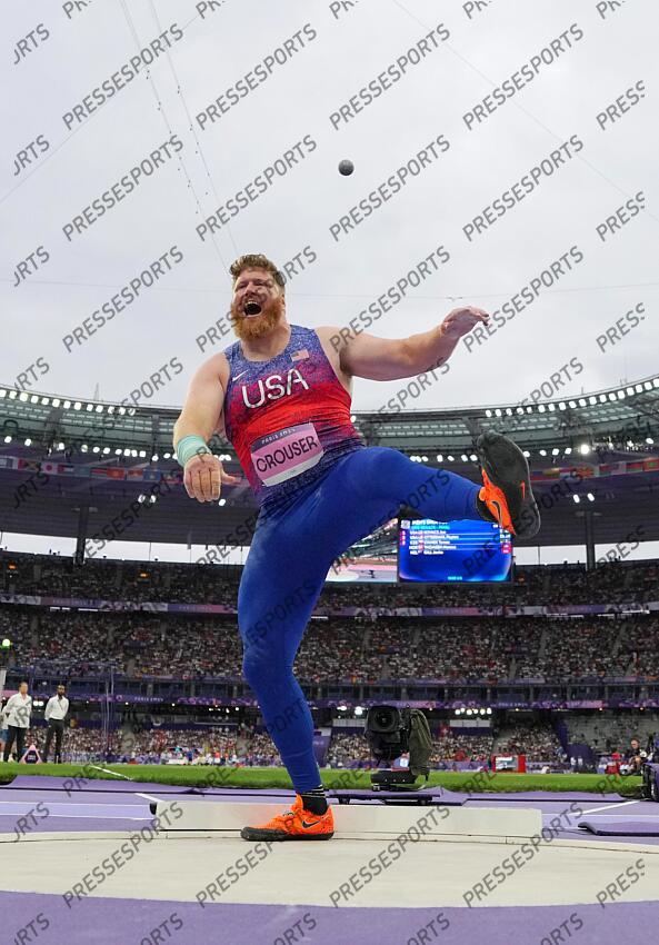 Aug 3, 2024; Paris Saint-Denis, France; Ryan Crouser (USA) in the men's shot put final during the Paris 2024 Olympic Summer Games at Stade de France. Mandatory Credit: Kirby Lee-USA TODAY Sports LANCER DU POIDS HOMMES 