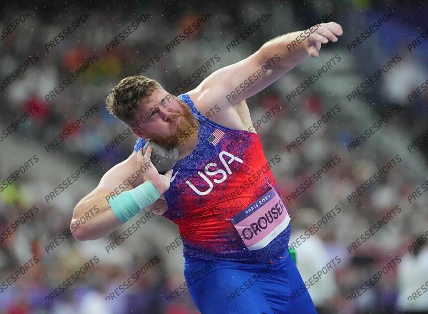 Aug 3, 2024; Paris, FRANCE; Ryan Crouser (USA) in the men's shot put final during the Paris 2024 Olympic Summer Games at Stade de France. Mandatory Credit: Kirby Lee-USA TODAY Sports LANCER DU POIDS HOMMES 