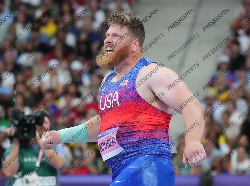 Aug 3, 2024; Paris, FRANCE; Ryan Crouser (USA) reacts in the men's shot put final during the Paris 2024 Olympic Summer Games at Stade de France. Mandatory Credit: Kirby Lee-USA TODAY Sports LANCER DU POIDS HOMMES 