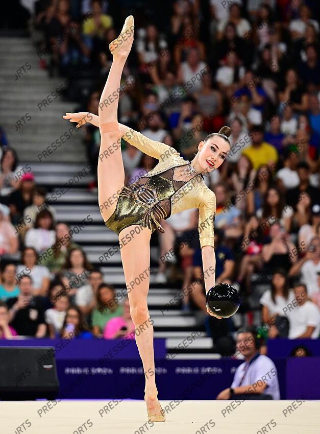 Darja Varfolomeev (Deutschland) Paris, 09.08.2024, Olympische Spiele 2024 in Paris/Frankreich, Rhythmische Sportgymnastik, Einzel, Mehrkampf, Finale, Ball CONCOURS INDIVIDUEL 