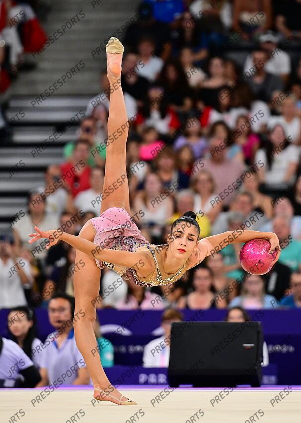 Sofia Raffaeli (Italien) Paris, 09.08.2024, Olympische Spiele 2024 in Paris/Frankreich, Rhythmische Sportgymnastik, Einzel, Mehrkampf, Finale, Ball CONCOURS INDIVIDUEL 