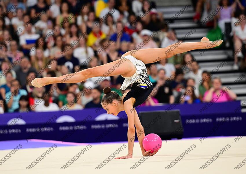 Taisiia Onofriichuk (Ukraine) Paris, 09.08.2024, Olympische Spiele 2024 in Paris/Frankreich, Rhythmische Sportgymnastik, Einzel, Mehrkampf, Finale, Ball CONCOURS INDIVIDUEL 