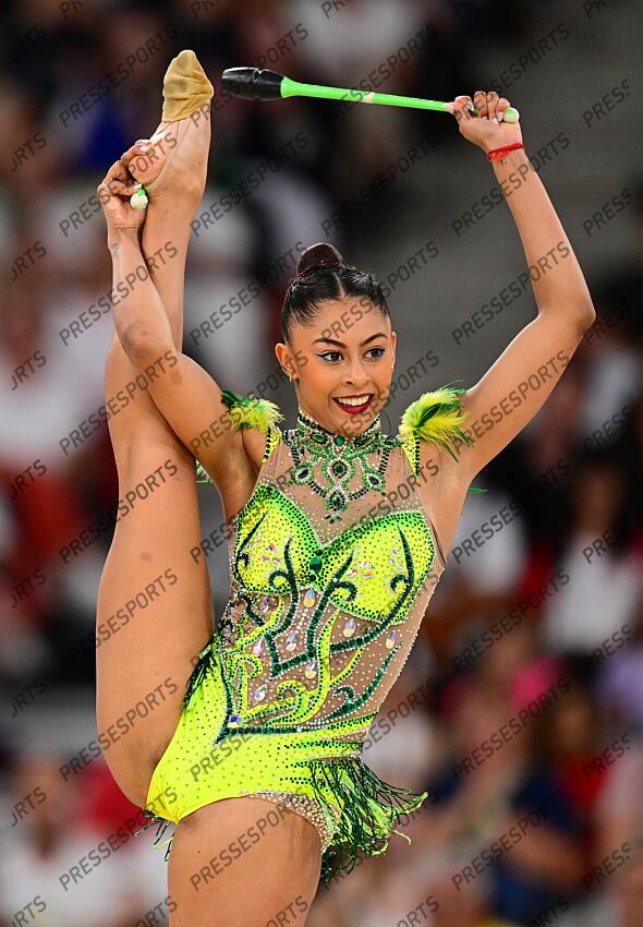 Barbara Domingos (Brasilien) Paris, 09.08.2024, Olympische Spiele 2024 in Paris/Frankreich, Rhythmische Sportgymnastik, Einzel, Mehrkampf, Finale, Keulen CONCOURS INDIVIDUEL 