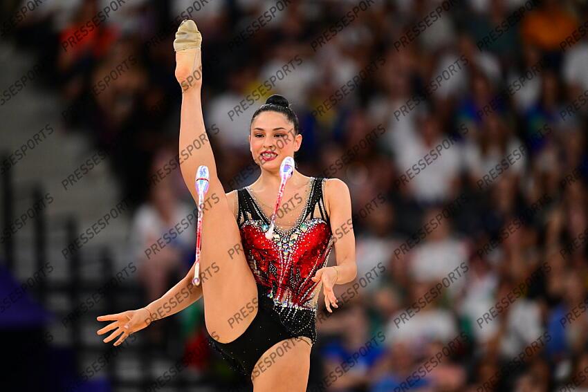 Milena Baldassarri (Italien) Paris, 09.08.2024, Olympische Spiele 2024 in Paris/Frankreich, Rhythmische Sportgymnastik, Einzel, Mehrkampf, Finale, Keulen CONCOURS INDIVIDUEL 