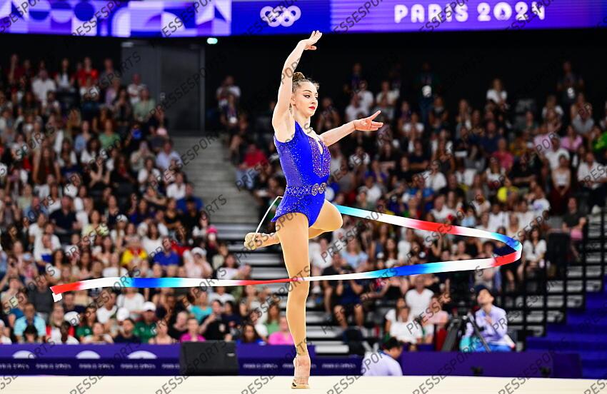 Boryana Kaleyn (Bulgarien) Paris, 09.08.2024, Olympische Spiele 2024 in Paris/Frankreich, Rhythmische Sportgymnastik, Einzel, Mehrkampf, Finale, Baender CONCOURS INDIVIDUEL 