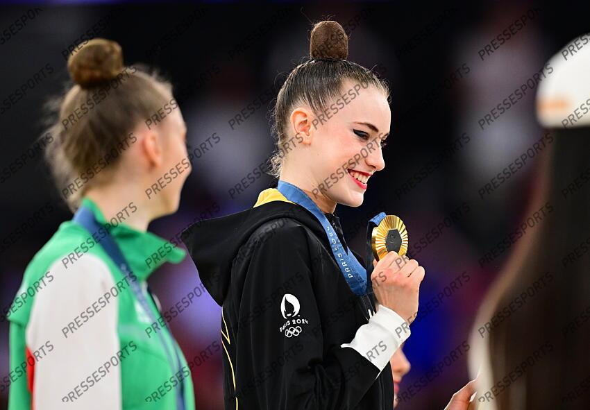 Olympiasiegerin Darja Varfolomeev (Deutschland) Paris, 09.08.2024, Olympische Spiele 2024 in Paris/Frankreich, Rhythmische Sportgymnastik, Einzel, Mehrkampf, Finale CONCOURS INDIVIDUEL 