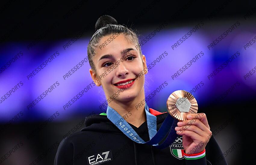 Sofia Raffaeli (Italien, Bronze) Paris, 09.08.2024, Olympische Spiele 2024 in Paris/Frankreich, Rhythmische Sportgymnastik, Einzel, Mehrkampf, Finale CONCOURS INDIVIDUEL 