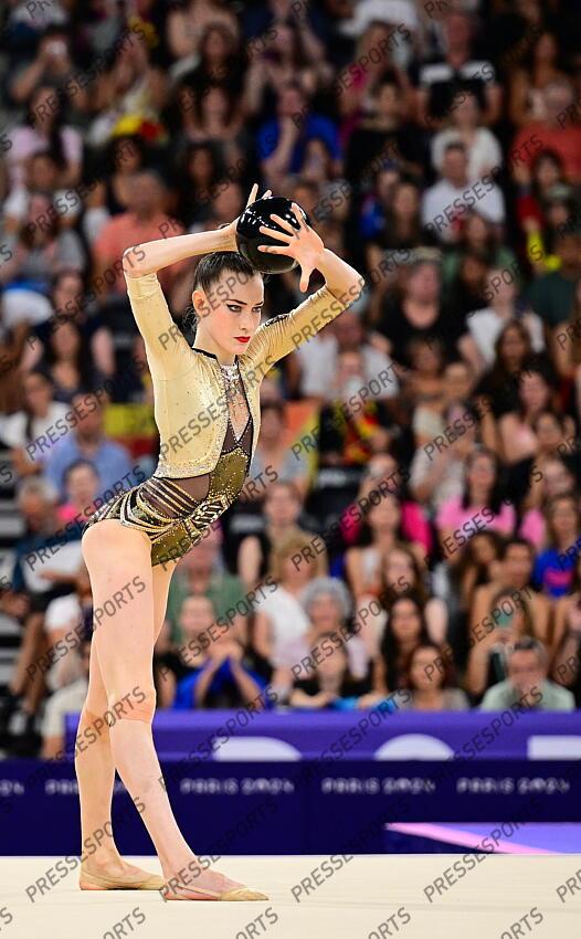 Darja Varfolomeev (Deutschland) Paris, 09.08.2024, Olympische Spiele 2024 in Paris/Frankreich, Rhythmische Sportgymnastik, Einzel, Mehrkampf, Finale, Ball CONCOURS INDIVIDUEL 