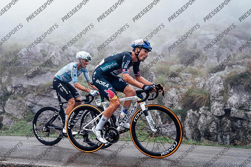 Picture by Zac Williams/SWpix.com - 03/09/2024 - Cycling - 2024 La Vuelta - Stage 16 - Luanco - Lagos de Covadonga, Spain - Primoz Roglic, Red Bull Bora Hansgrohe. LUANCO/LAGOS DE COVADONGA 