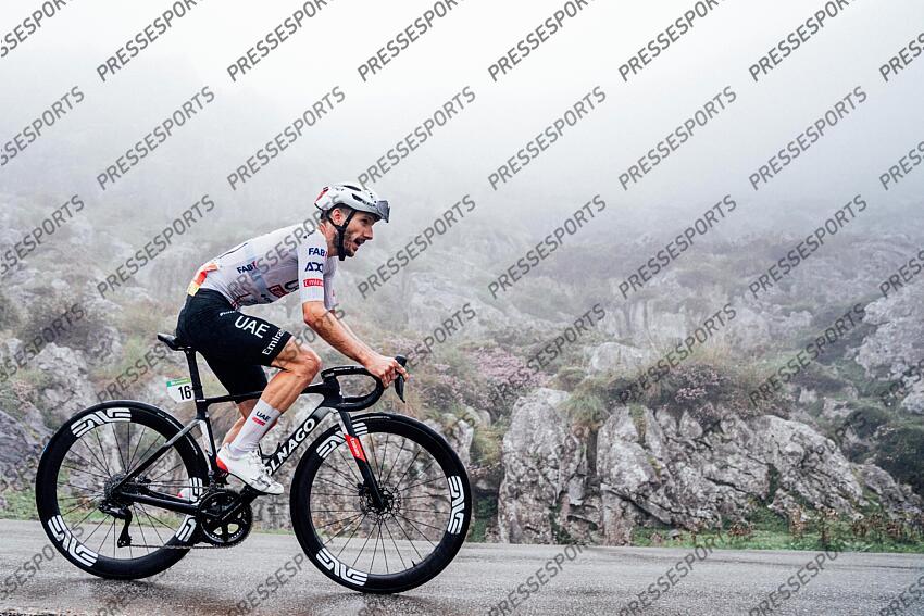 Picture by Zac Williams/SWpix.com - 03/09/2024 - Cycling - 2024 La Vuelta - Stage 16 - Luanco - Lagos de Covadonga, Spain - Adam Yates, UAE Team Emirates. LUANCO/LAGOS DE COVADONGA 