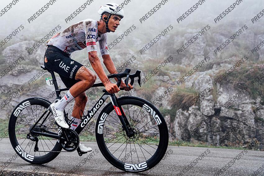 Picture by Zac Williams/SWpix.com - 03/09/2024 - Cycling - 2024 La Vuelta - Stage 16 - Luanco - Lagos de Covadonga, Spain - Isaac Del Toro, UAE Team Emirates. LUANCO/LAGOS DE COVADONGA 