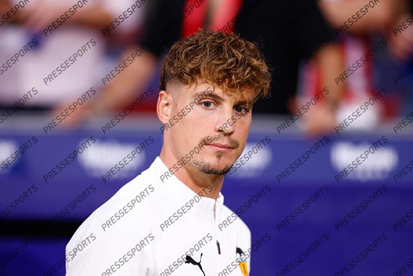 Sergi Canos of Valencia looks on during the Spanish League, LaLiga EA Sports, football match played between Atletico de Madrid and Valencia CF at Civitas Metropolitano stadium on September 15, 2024, in Madrid, Spain. ATLETICO MADRID-VALENCE CF (3-0) 