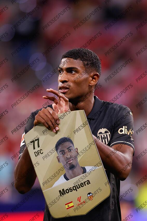 Cristhian Mosquera of Valencia looks on during the Spanish League, LaLiga EA Sports, football match played between Atletico de Madrid and Valencia CF at Civitas Metropolitano stadium on September 15, 2024, in Madrid, Spain. ATLETICO MADRID-VALENCE CF (3-0) 